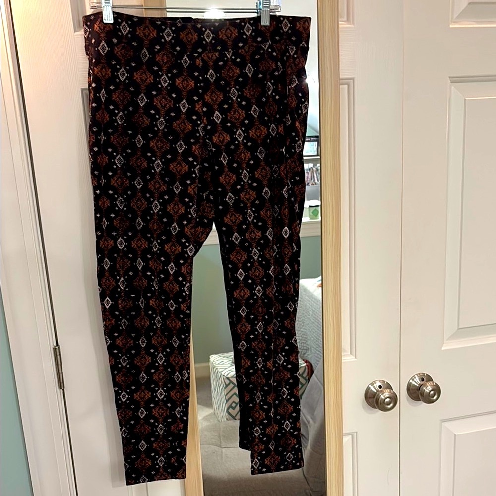 Torrid Black and Brown Leggings with Stretchy Fit